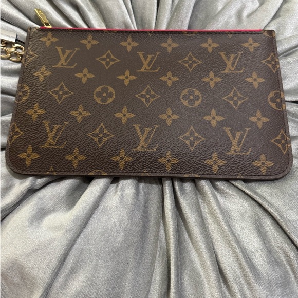 Louis vuitton - Picture 13 of 13